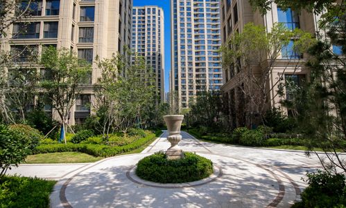 三大新品同步亮相,济南再次迎来绿城时代